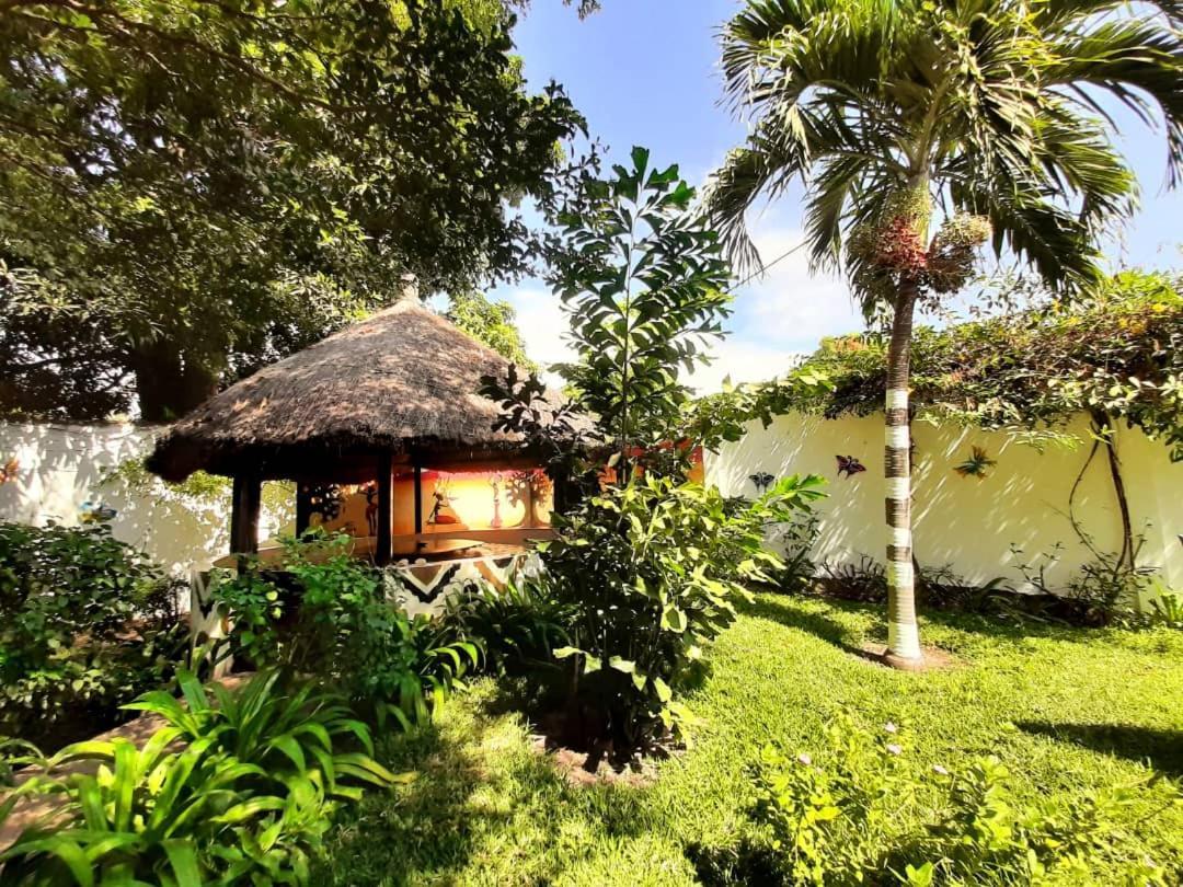 Casa Hotel Sinkiling Gambia 세레쿤다 외부 사진